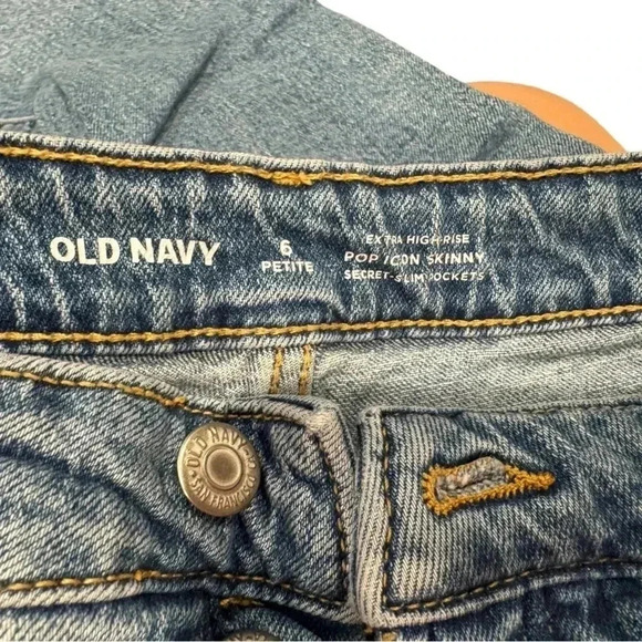 Old Navy Pop Icon Extra High Rise Jeans - 6P - Picture 2 of 3
